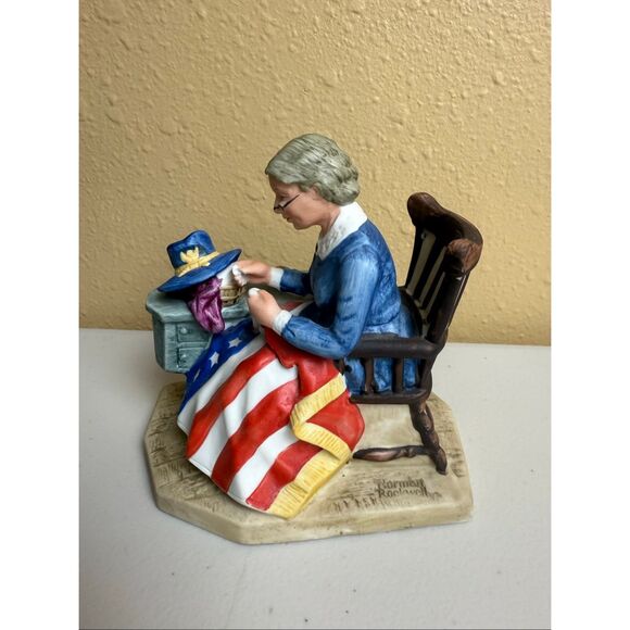 Vintage 1981 Norman Rockwell Porcelain Figure - Mending the Flag - Picture 5 of 12